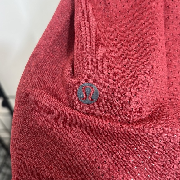 Lululemon Large Vent T Shirt EUC - Picture 3 of 4
